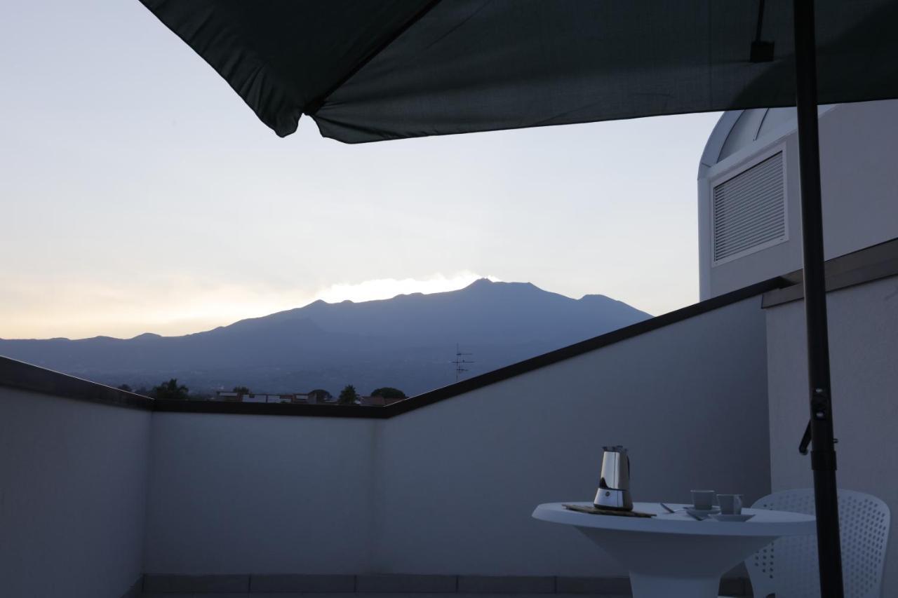 Path House - Etna & Sea View Aparthotel Riposto Bagian luar foto