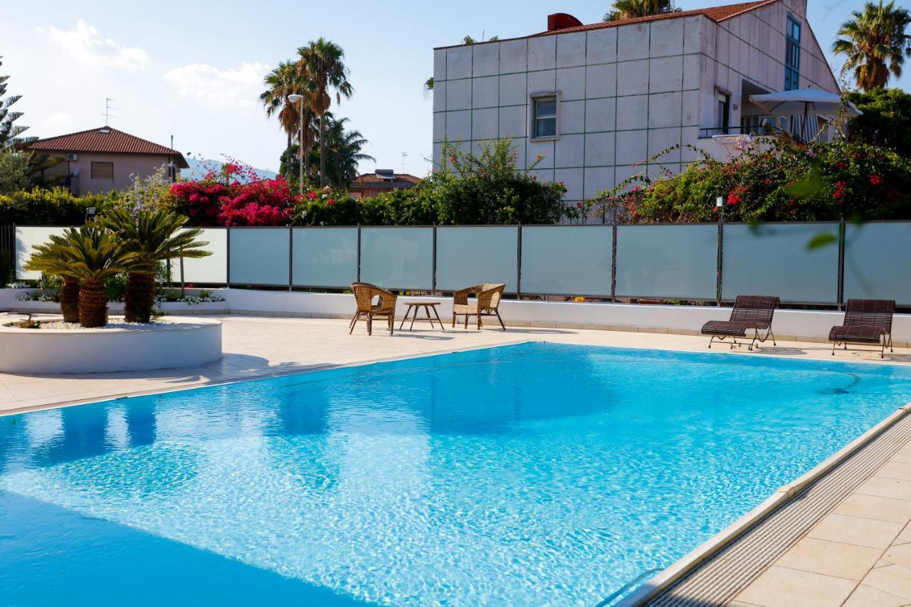 Path House - Etna & Sea View Aparthotel Riposto Bagian luar foto